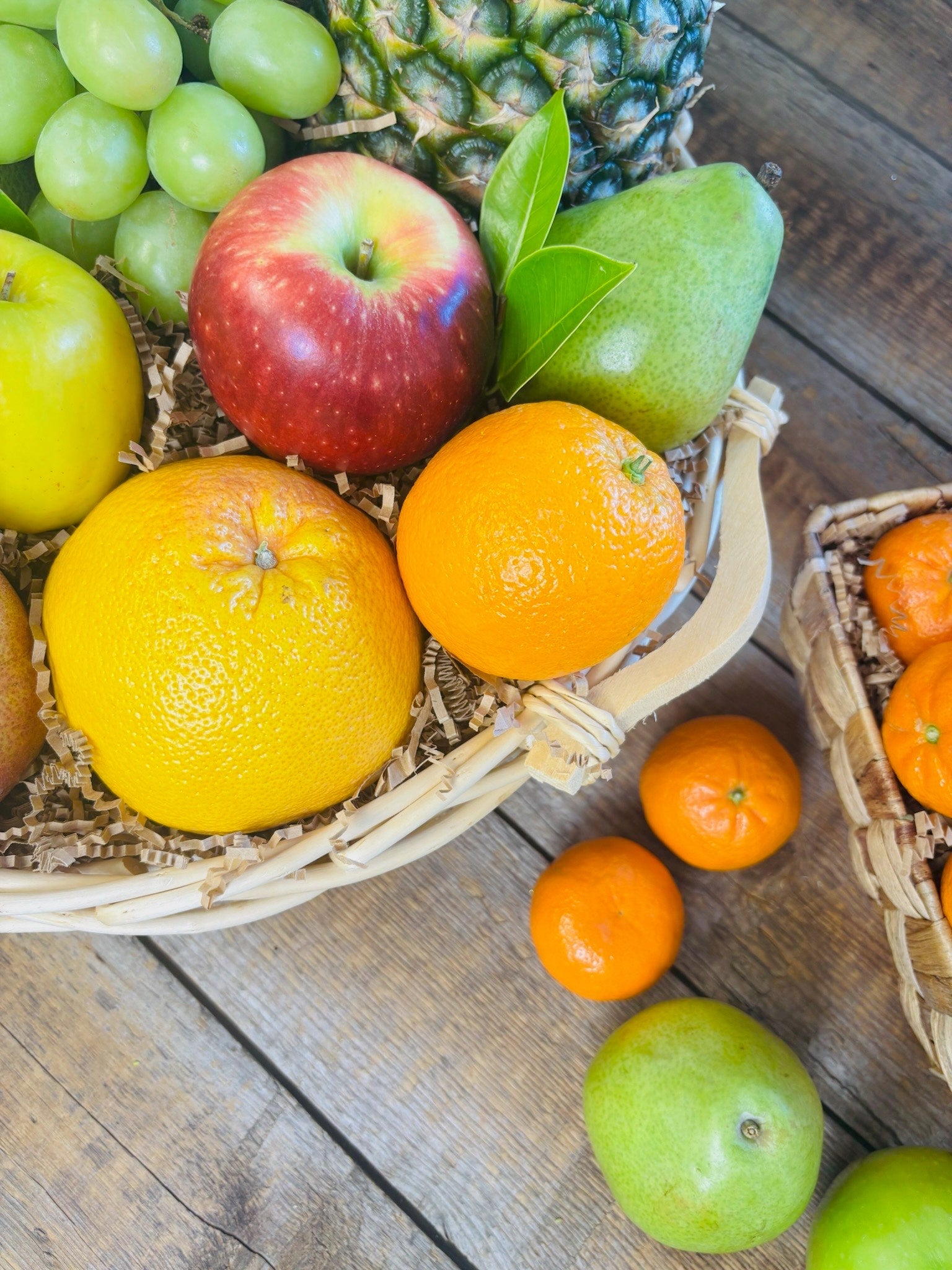 Willow Orchard Organic Fresh Fruit Basket - Nifty Package Co