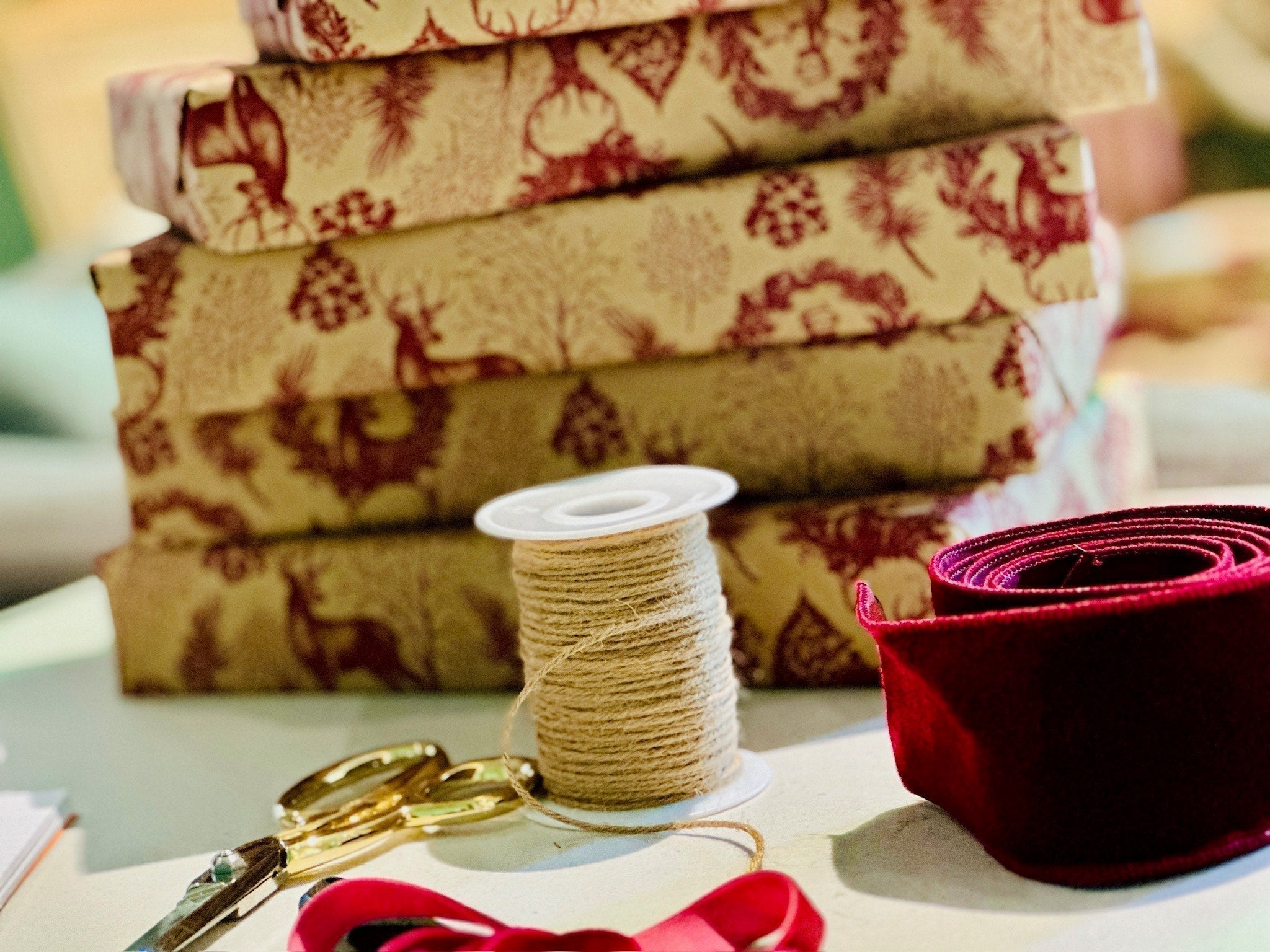 Holiday Gift Wrapping Hacks: Easy & Creative Tips for Luxe, Eco-Conscious Gifting - Nifty Package Co