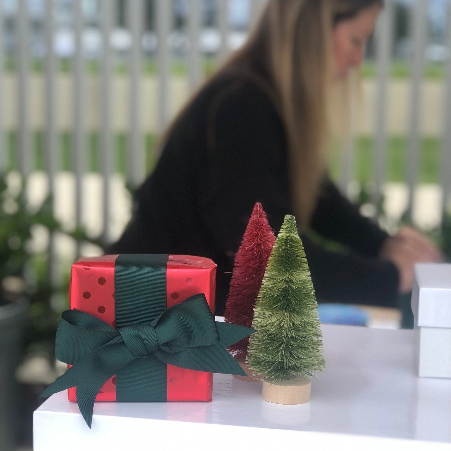 The Ultimate Guide to Holiday Gift Wrapping: Why Hire a Pro and How FeteTango Makes It Effortless - Nifty Package Co