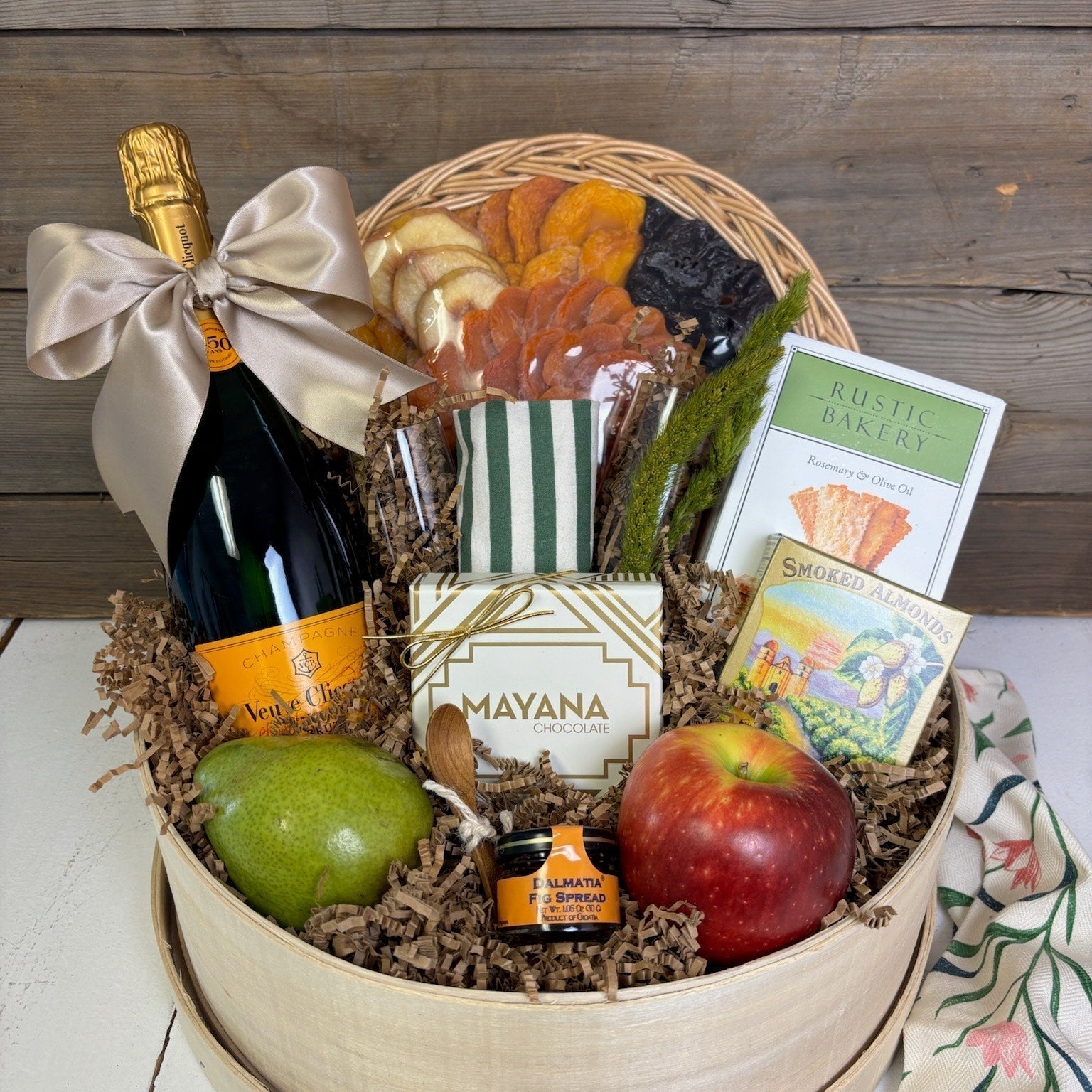Thoughtful Gifts for Escrow Clients That Leave a Lasting Impression - Nifty Package Co