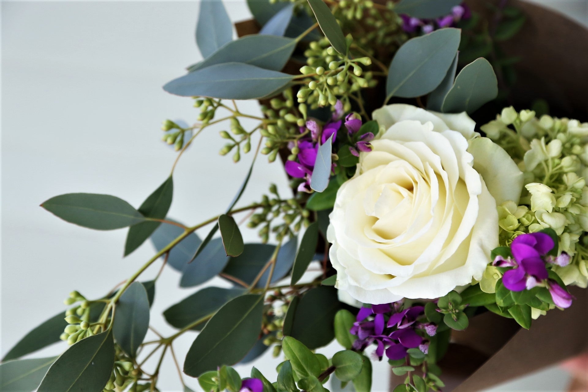 Top Thoughtful Bereavement Gifts to Comfort Grieving Loved Ones - Nifty Package Co